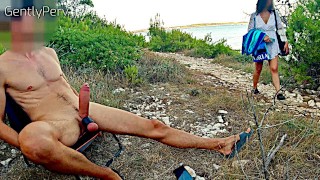 Gentlyperv Meets Perverted Girl on Nudist Beach: Exhibitionist Dick Flash and Risky Outdoor Masturbation
